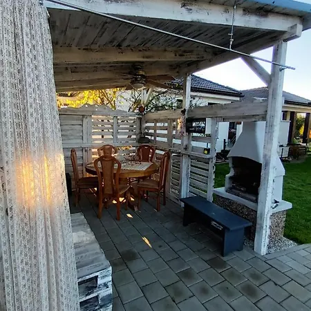 Nyaraló Domcek V Zahrade