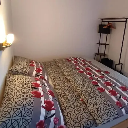 Domcek V Zahrade Nyaraló *